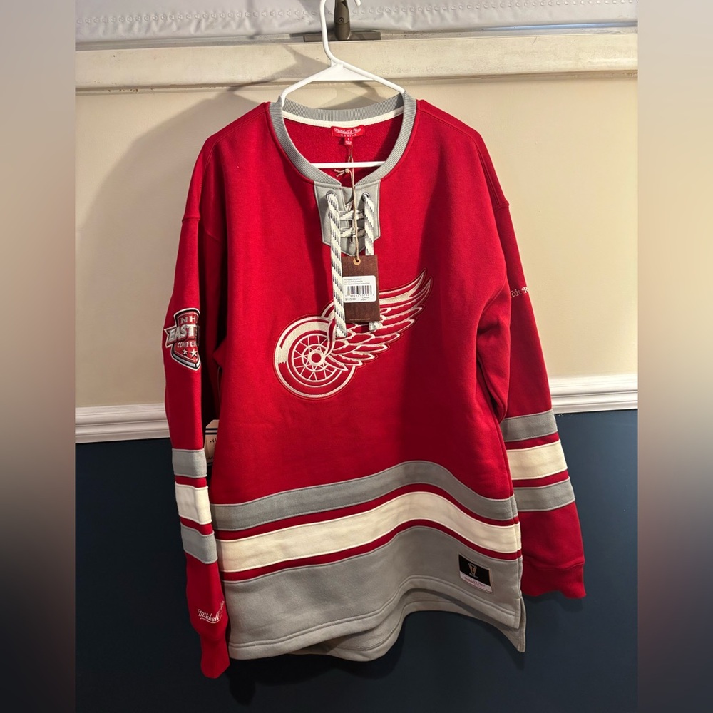 Mitchell & Ness Detroit Red Wings Heritage Lace-Up Pullover Sweatshirt, Large
